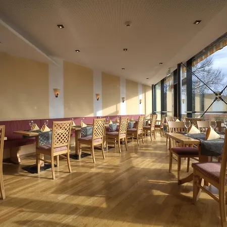 מלון Stroebinger Hof - Therme Wellness 4*