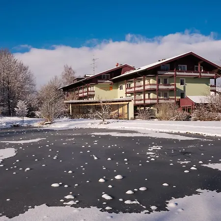 Stroebinger Hof - Therme Wellness מלון