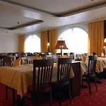 מלון Stroebinger Hof - Therme Wellness באד אנדורף