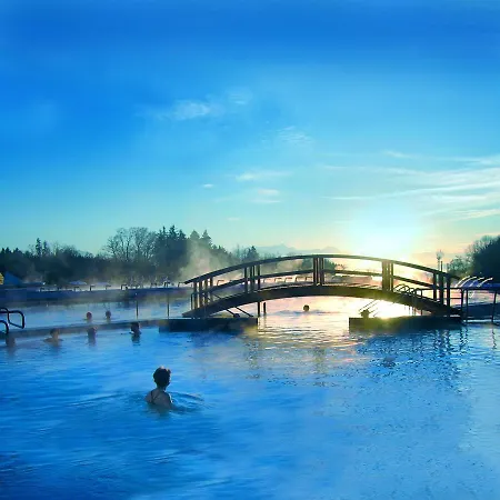 מלון Stroebinger Hof - Therme Wellness באד אנדורף