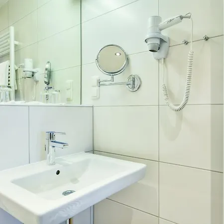 מלון Stroebinger Hof - Therme Wellness