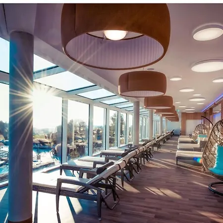 Stroebinger Hof - Therme Wellness מלון 4*
