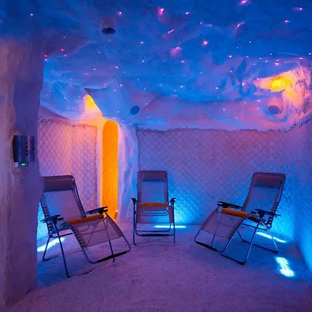 מלון Stroebinger Hof - Therme Wellness באד אנדורף
